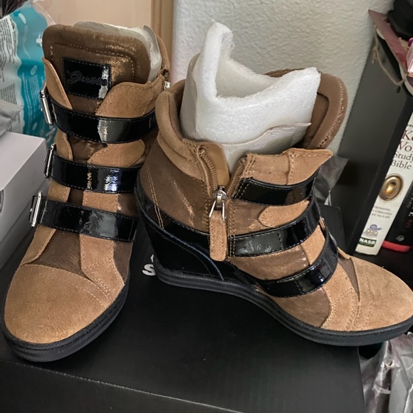 Guess booties worn once great preloved condition - Picture 3 of 6